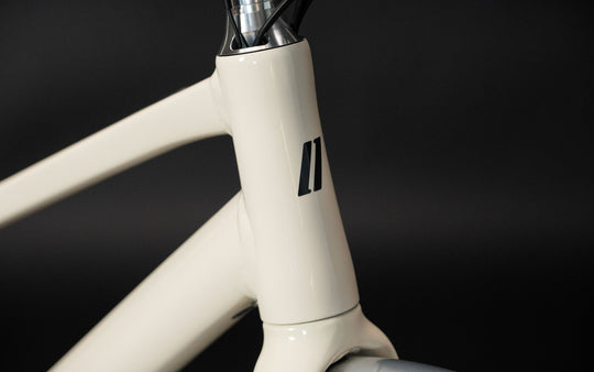 Schindelhauer Antonia – Cream White – Pinion 9 – maat 56 (M)